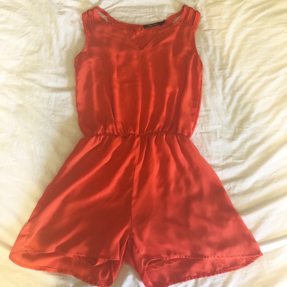 Doe & Rae Orange Romper size Small